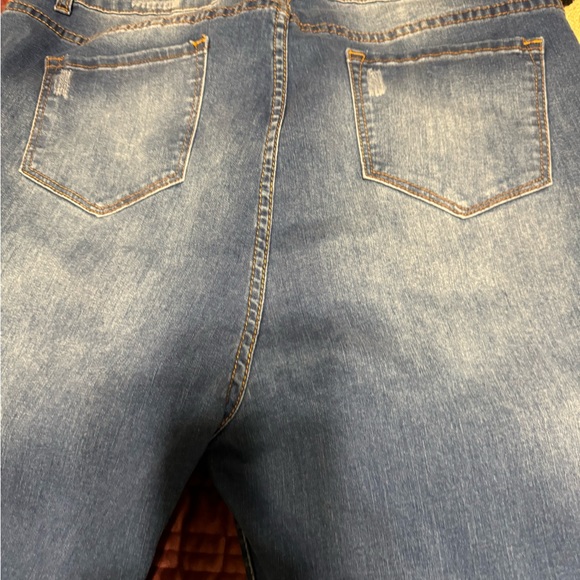 Women’s Jeans - Picture 5 of 5